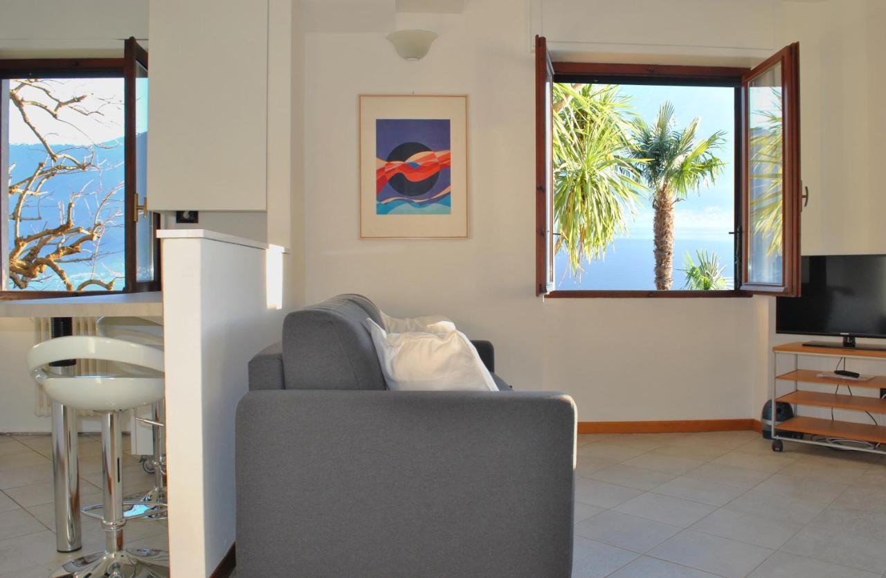 Apartment The Palm With Garden Sala Comacina Exterior foto